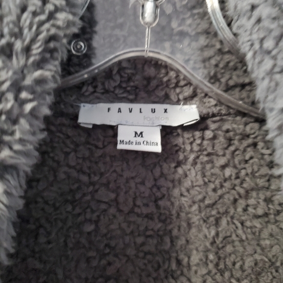 Grey Vest - Picture 3 of 3